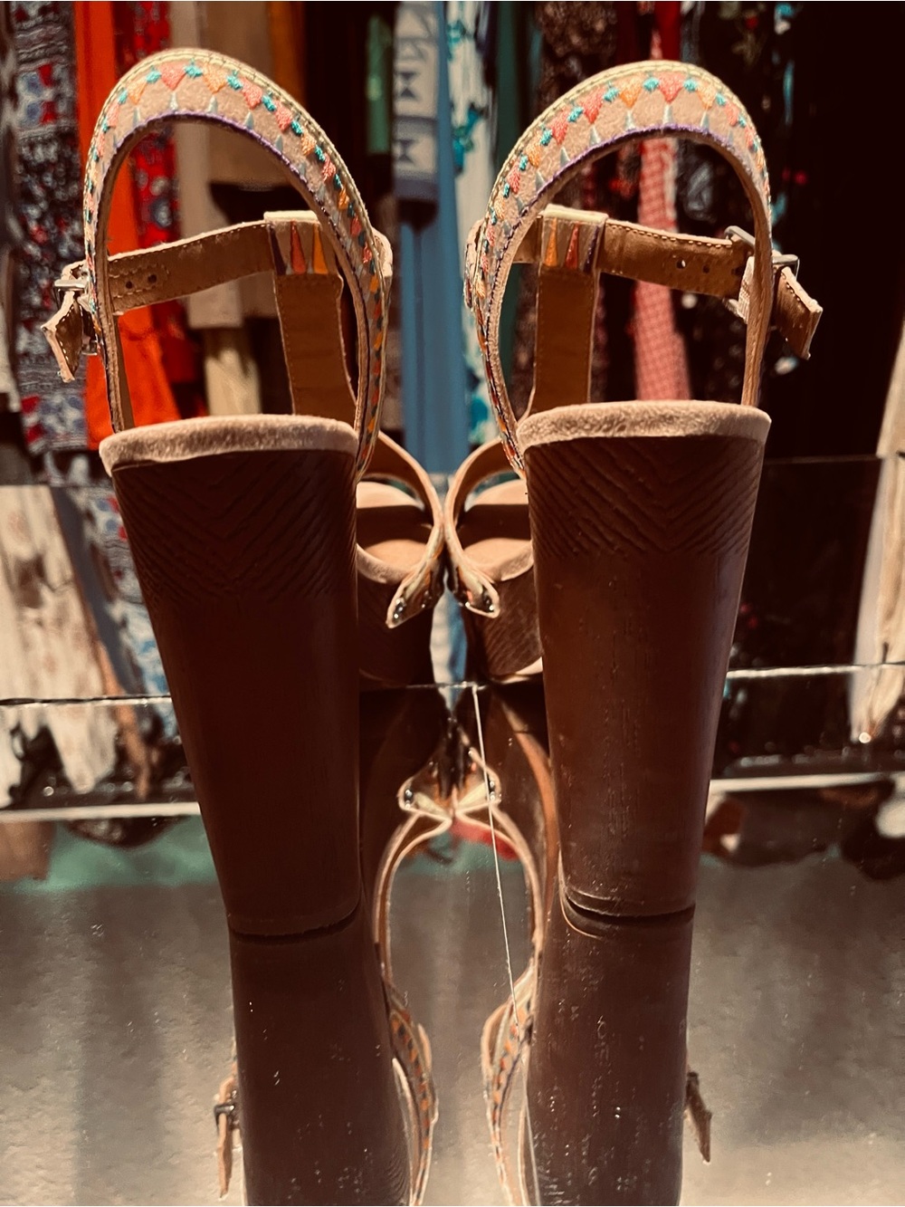 Giani Bini embroidered leather and wood heels size 9.5 - Picture 3 of 6